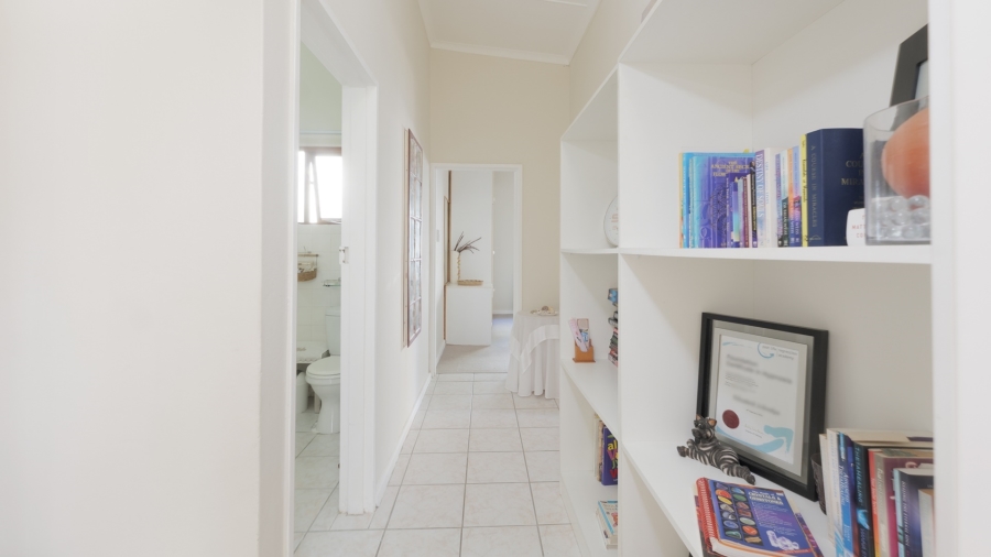 4 Bedroom Property for Sale in Struisbaai Western Cape